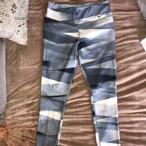 Dri-fit Nike leggings - Picture 2 of 5
